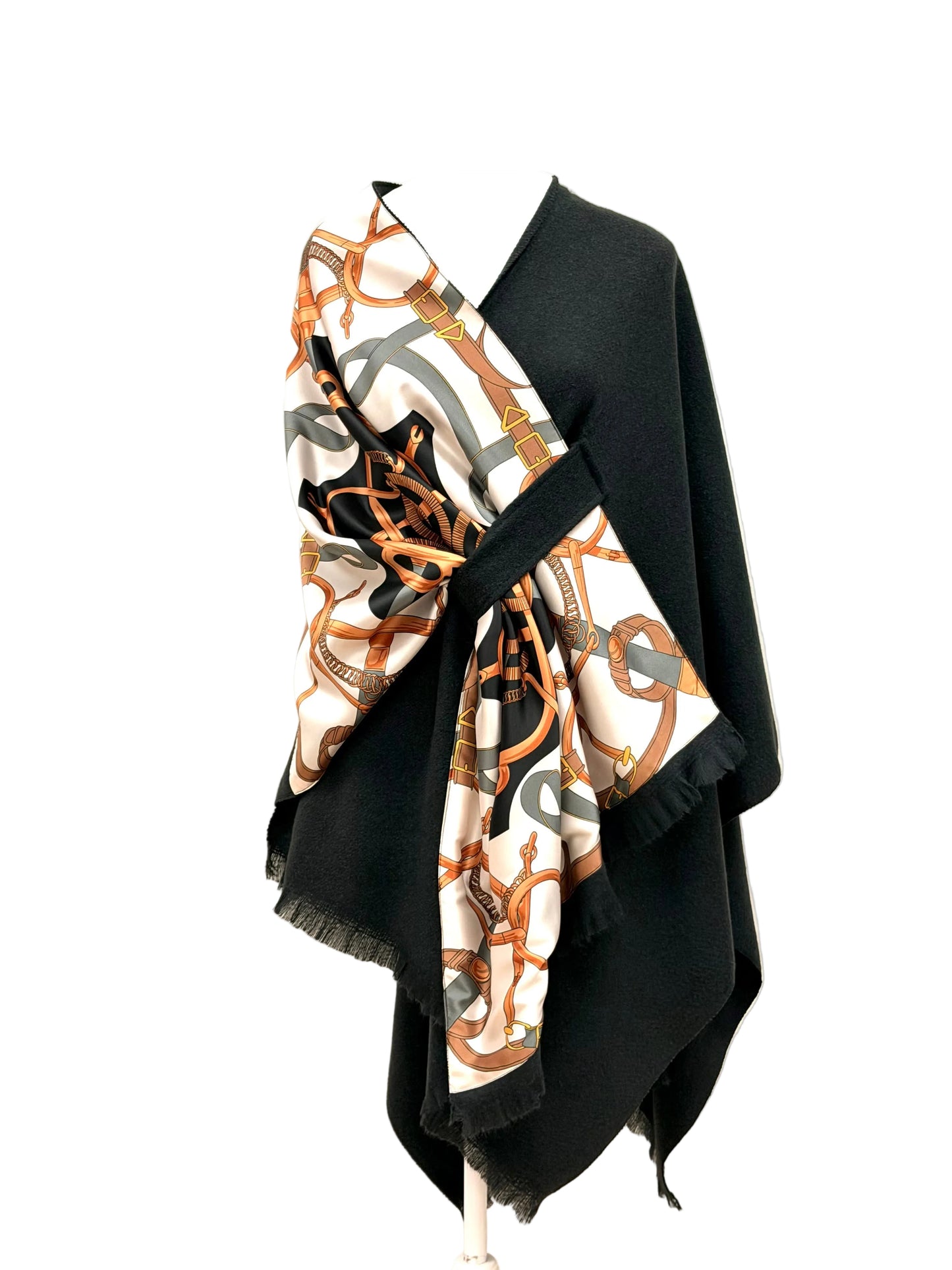 Pull Through Wrap / Black / Black Motif