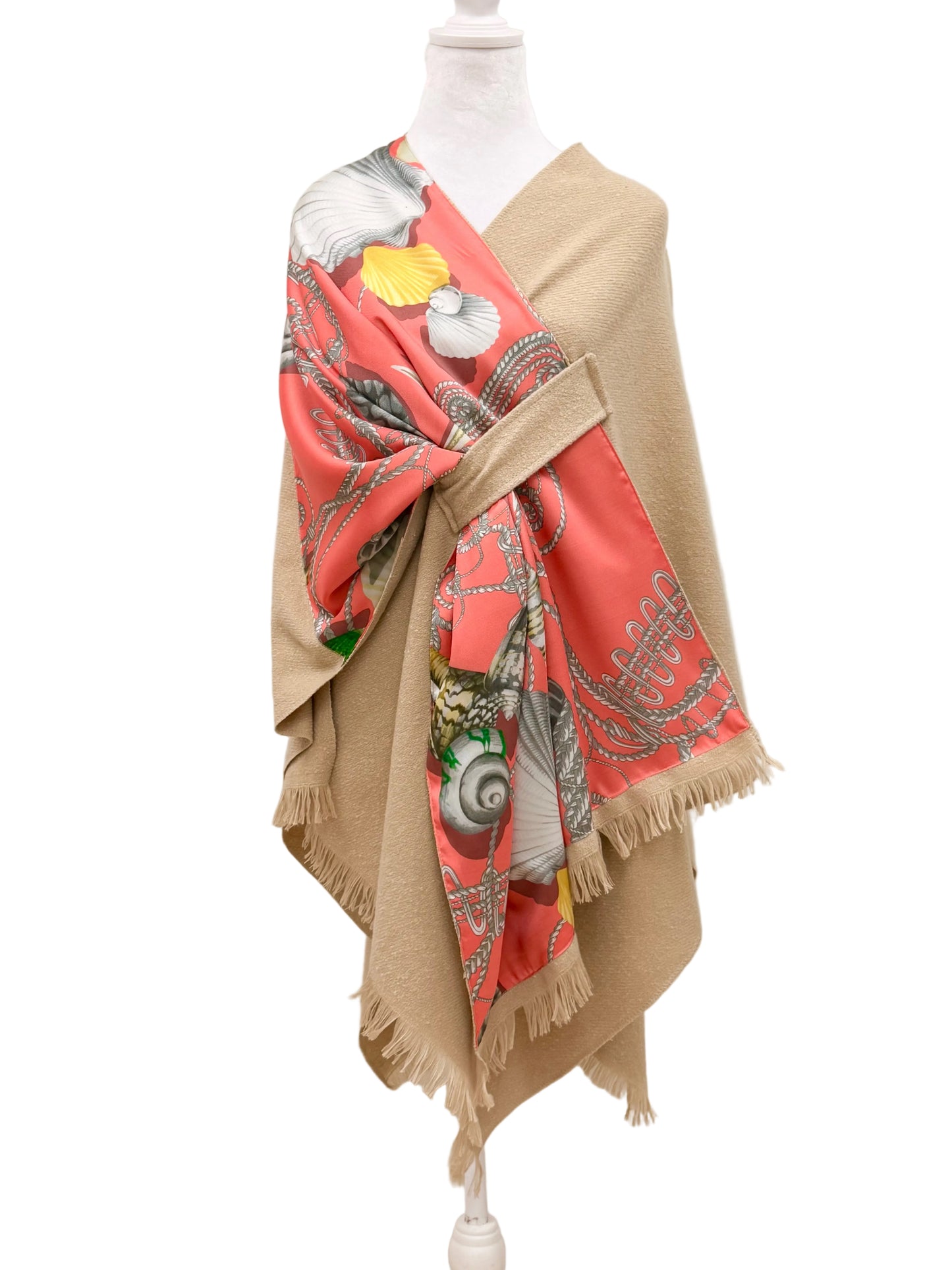 Pull Through Wrap / Beige / Coral Shells