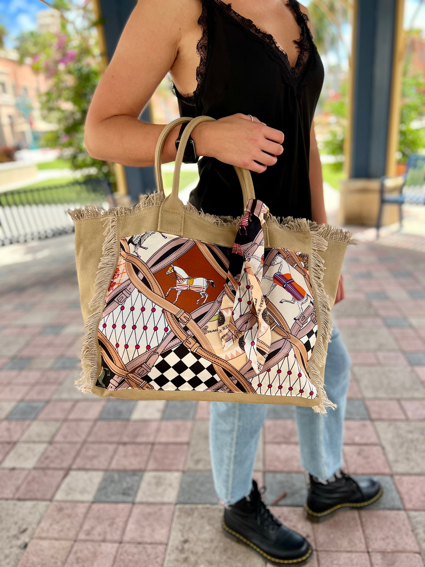 Tote Bag / Dark Beige / Horse with Straps