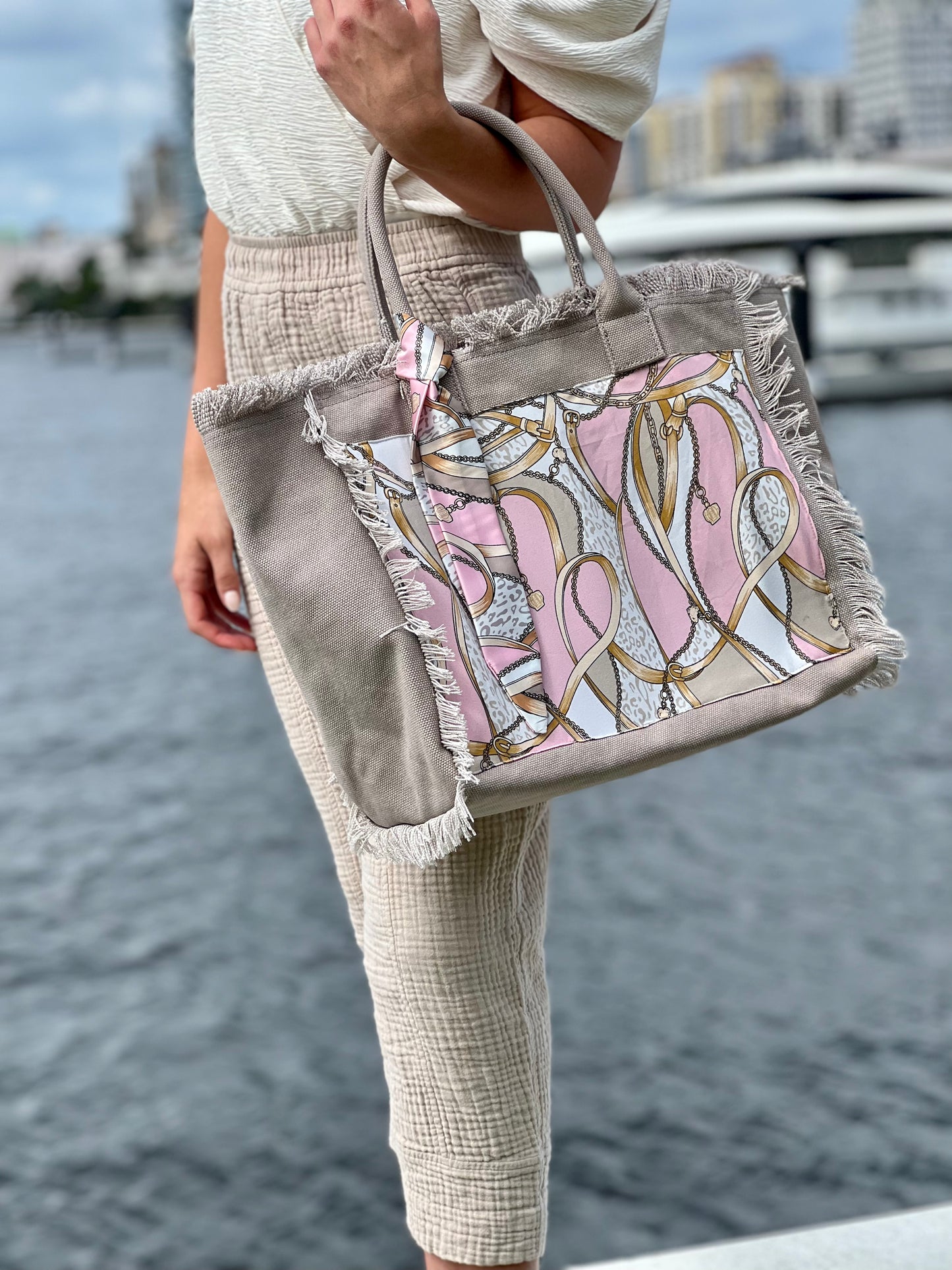 Tote Bag / Light Beige / Pink Makes Me Happy - Stacy Bradley Design
