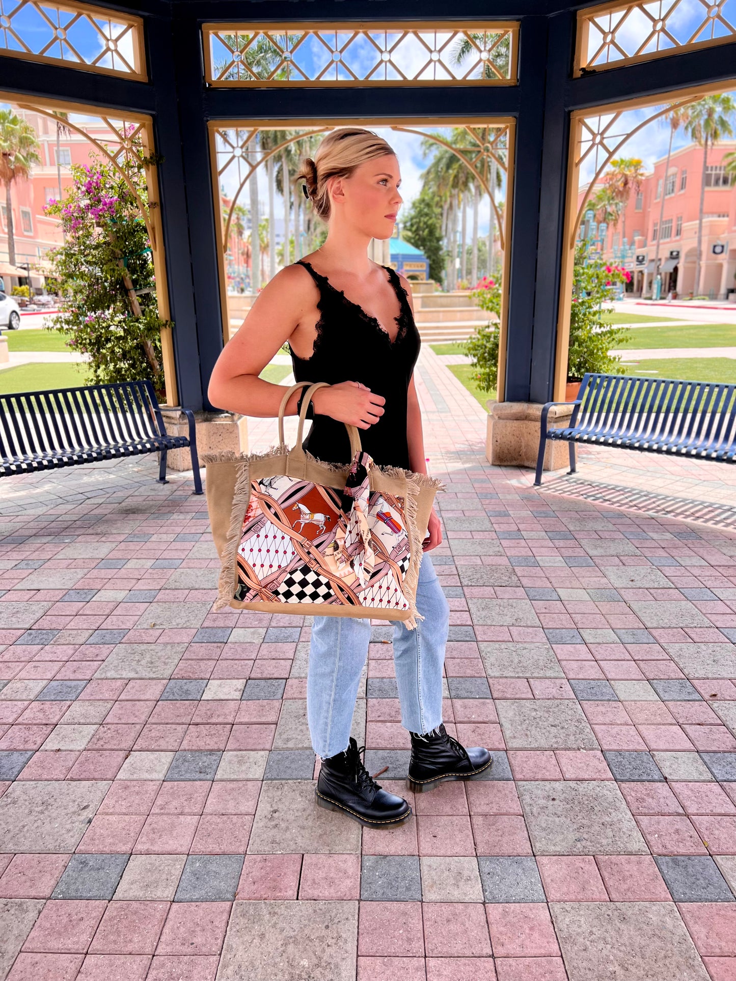 Tote Bag / Dark Beige / Horse with Straps