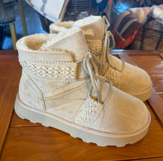 Shoes / Matterhorn Cozy Boots