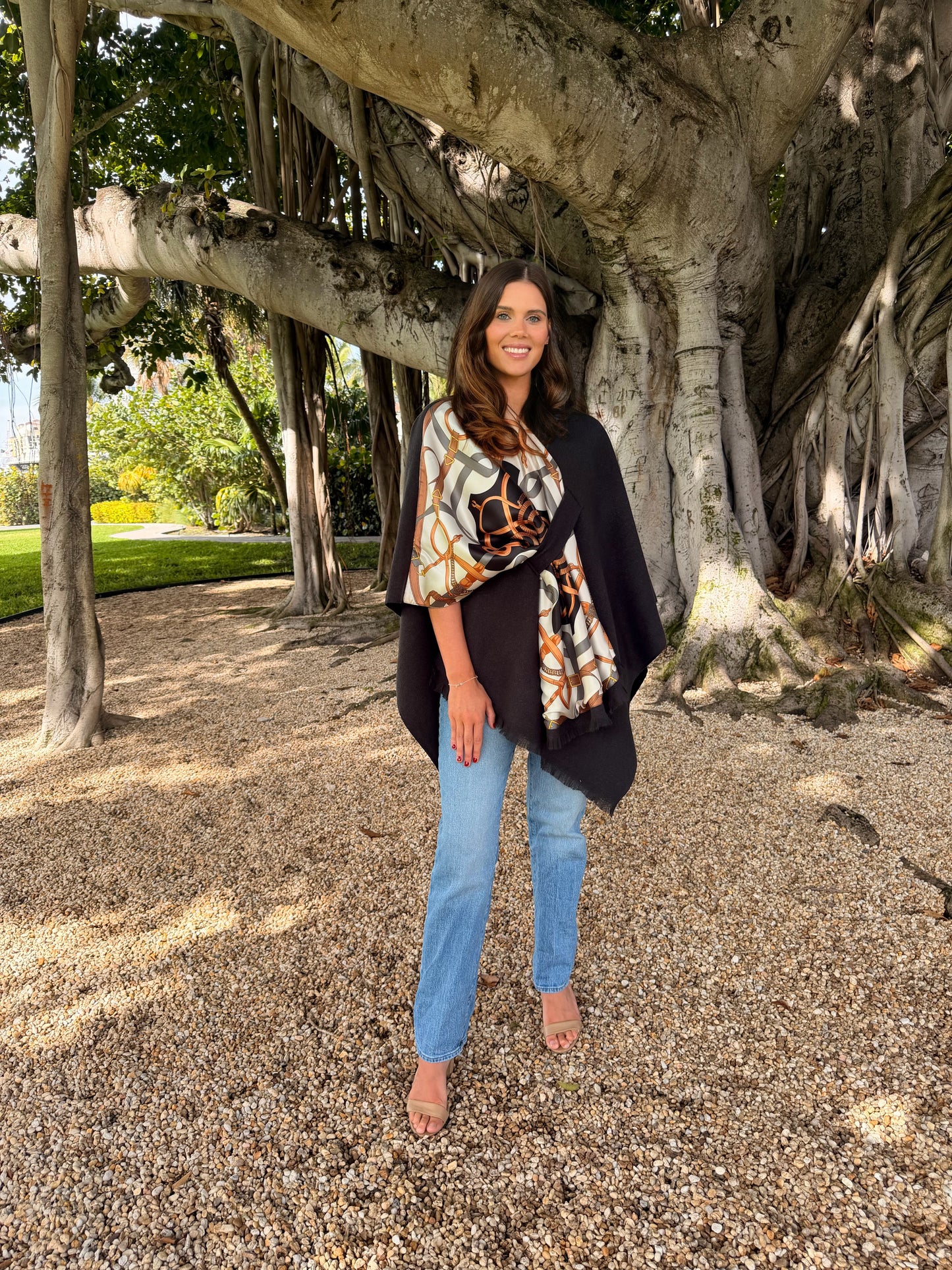 Pull Through Wrap / Black / Black Motif