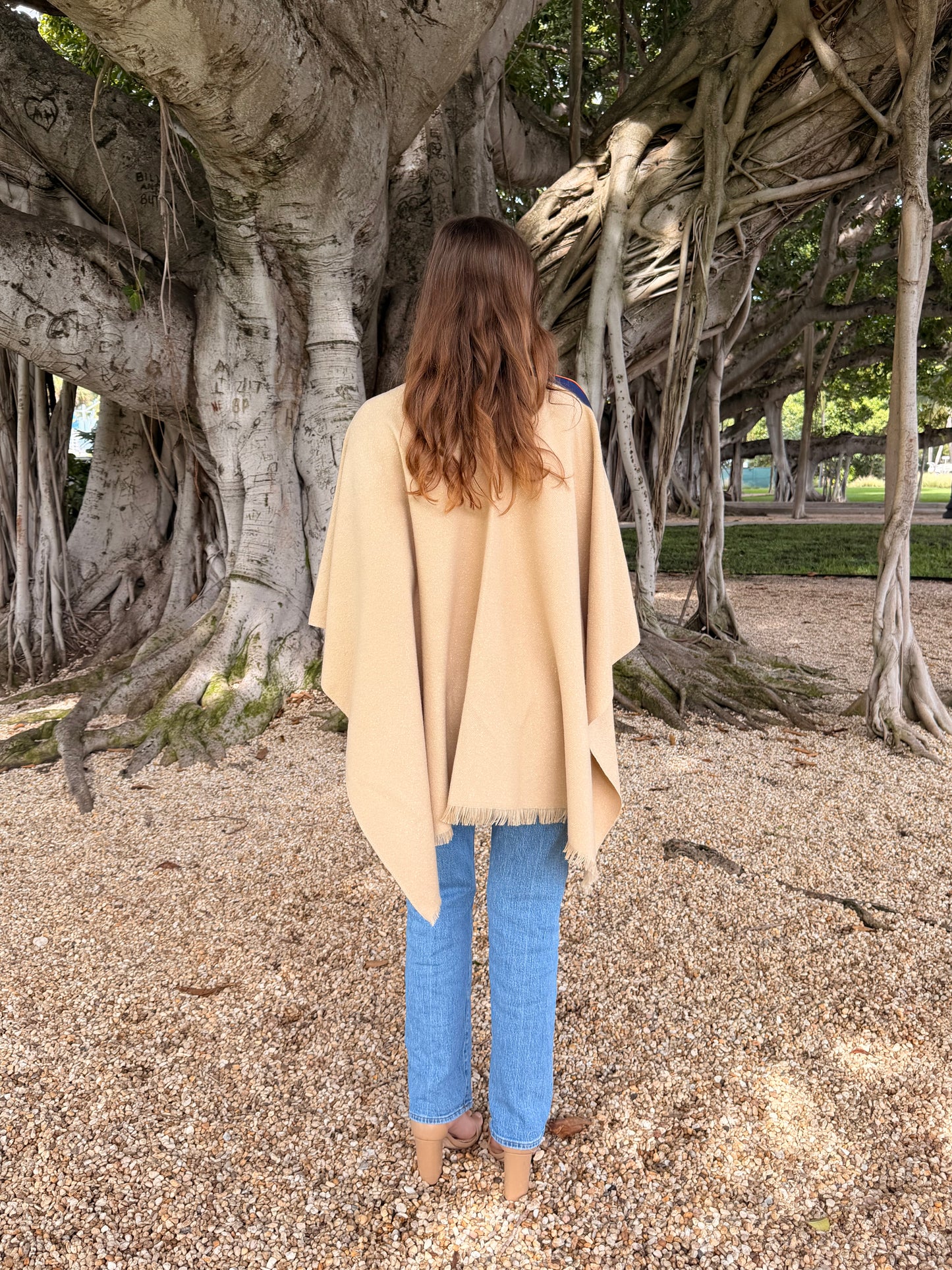 Pull Through Wrap / Beige / Coral Shells