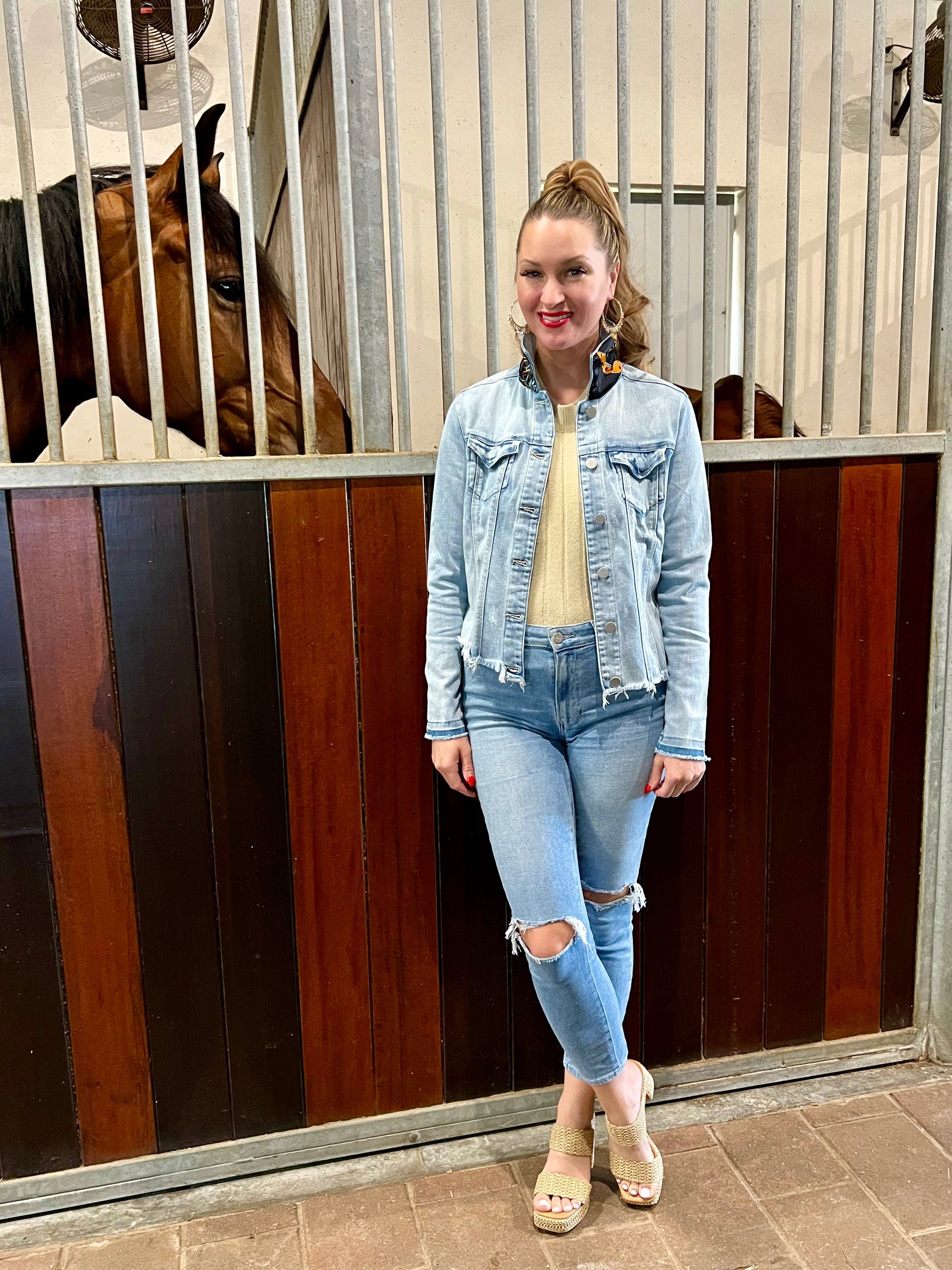 Dark jeans top light denim jacket